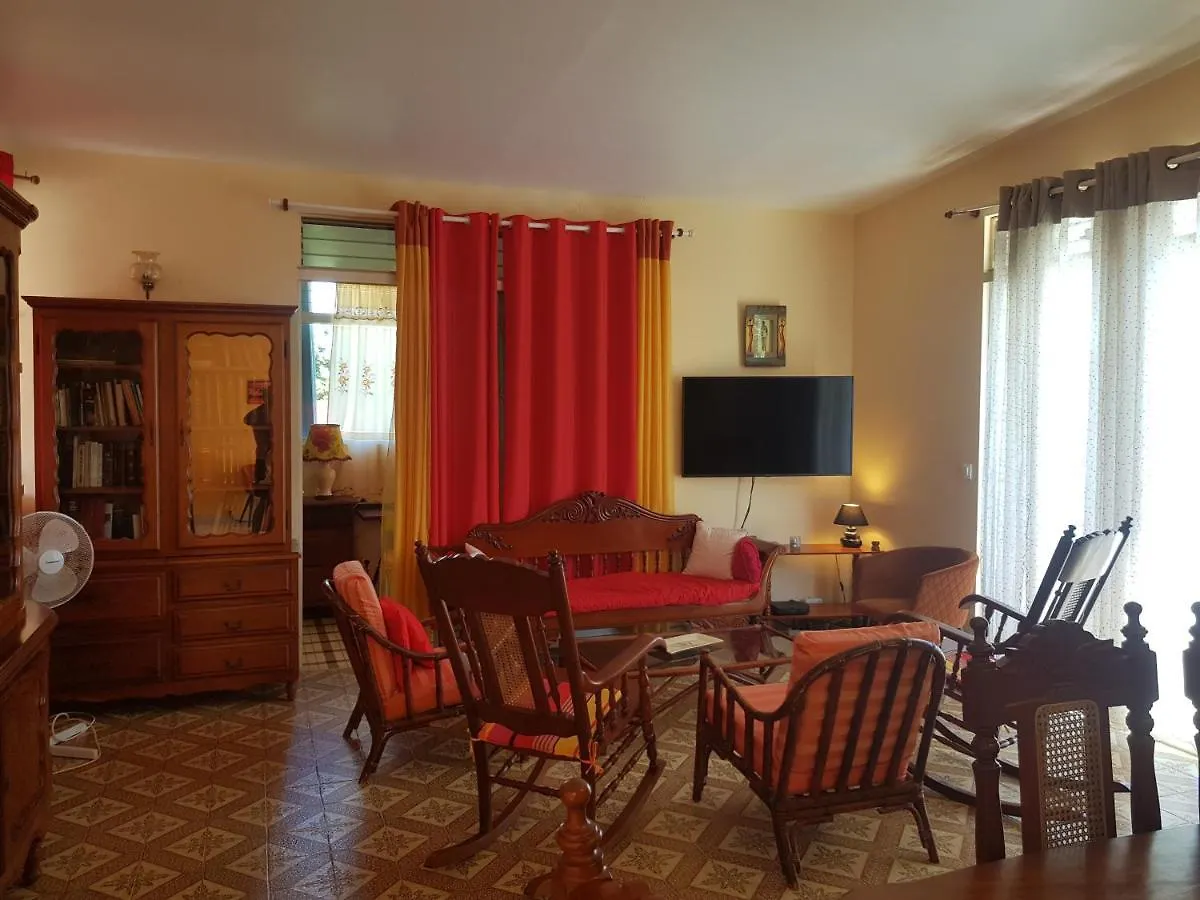 Maison d'hôtes La maison aux Orchidées Petit-Bourg
